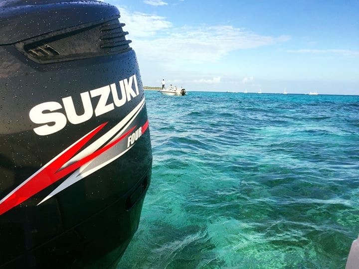 Suzuki outboard engines in sea